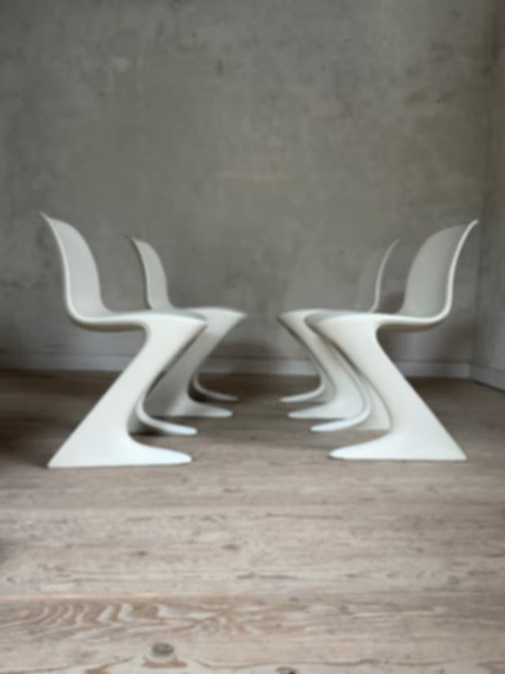 Sedie Kangourou bianche vintage di Ernst Moeckl – Chaise longue, Space Age (photo 15 of 28)