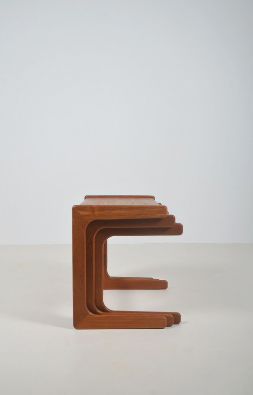 Set di tavolini impilabili danesi di Salin Møbler, anni '60