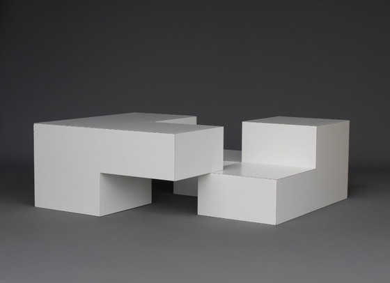 Image 1 of Minimalistischer skulpturaler Couchtisch