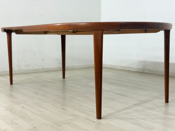 Danish Design Teak Round Dining Table - Extendable / Teak Dining Table / Mid Century Teak Table / – Wood (photo 16 of 18)