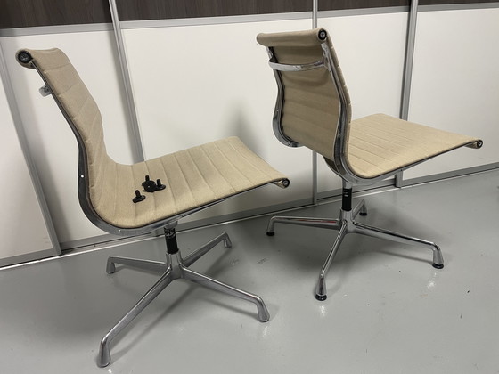 Image 1 of 2 sedie Vitra Eames EA vintage - Ottime condizioni!