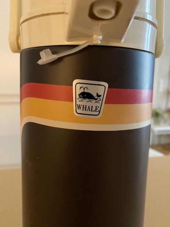 Image 1 of Space Age Metro Whale Thermosfles gemaakt in Taiwan uit de jaren 60/70