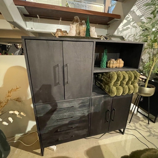 Piastra Aufbewahrungsschrank Mango Tiefschwarz 126 cm – Pronto Wonen, opbergkast, Wood
