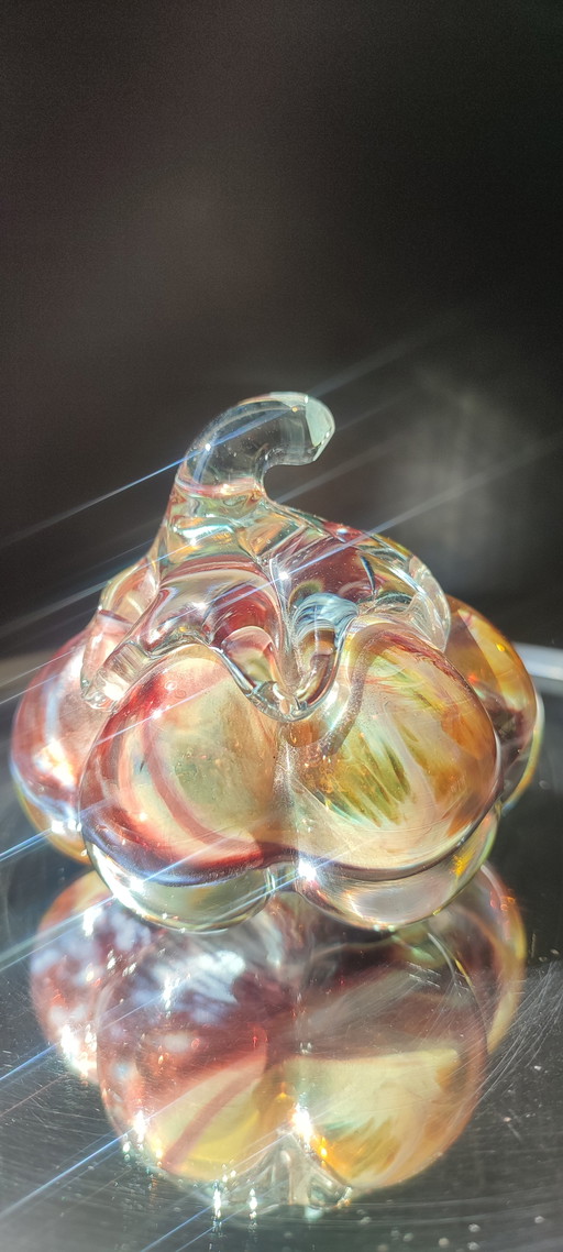 Pompoen van geblazen glas, gesigneerd door Loup Guittet.