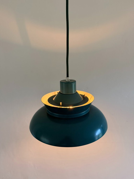 Suspension danoise vintage multicouche - petite lampe verte, Danish design, Aluminium (photo 5 sur 7)