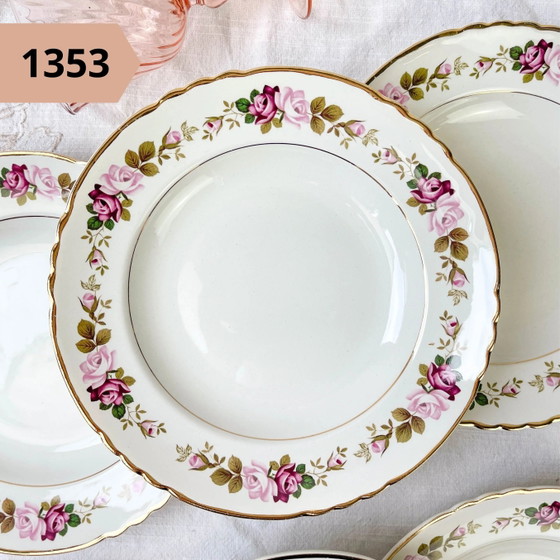 Piatto Fondo Individuale in Maiolica Floreale Vintage – Stoviglie, Retro (photo 3 of 19)