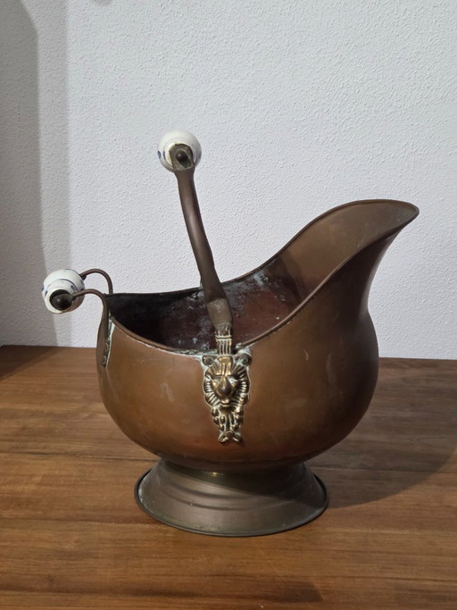 Vintage Coal Scuttle Helmet Model.