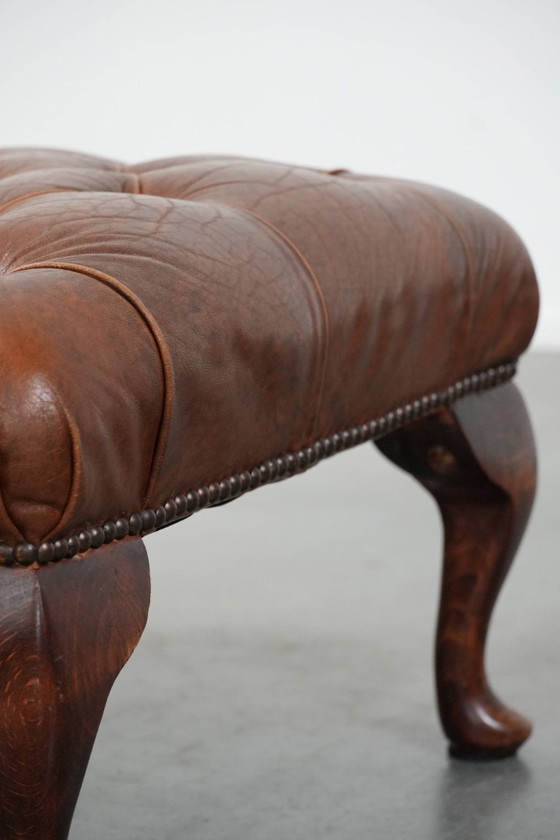 Image 1 of Elegante reposapiés Chesterfield de piel de vacuno