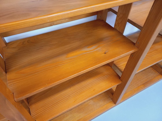 Image 1 of Grote modulaire boekenkast in 6 secties met 30 vintage grenenhouten planken uit de jaren 70 en 80.
