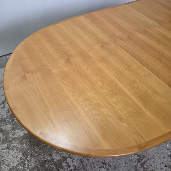 Image 1 of Vintage 1960s extendable oval table 6 to 10 persons