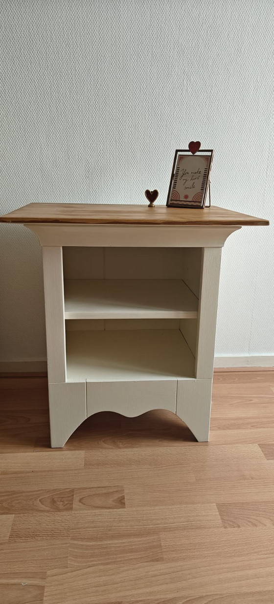 Image 1 of Set of 2 white bedside tables with wooden top