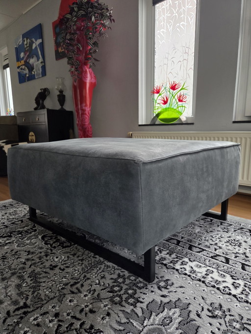 Large leather Footstool & pouf - 90×90×45 cm – hockers en poefs