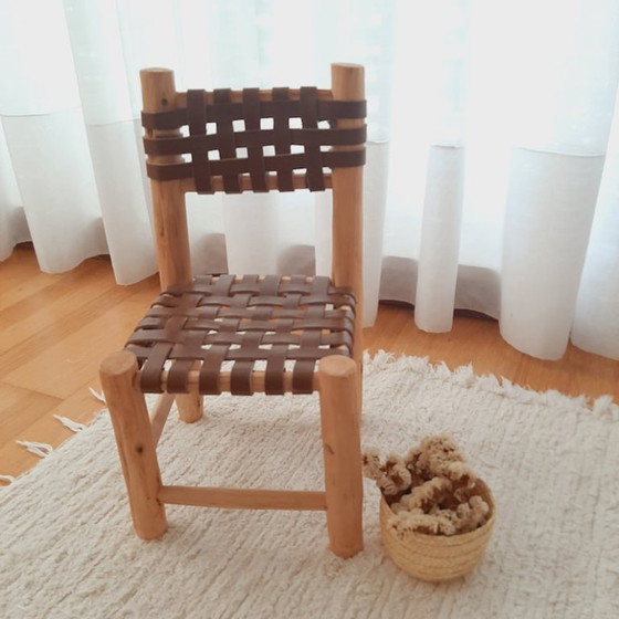 Image 1 of Silla pequeña de madera y cuero