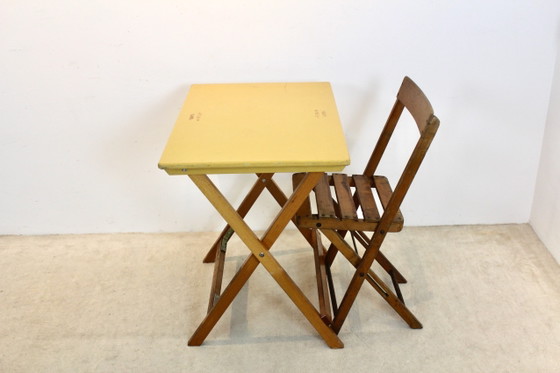 Tavolo Bistrò Pieghevole Vintage, Stock di 12, Tavoli da pranzo, Legno, Giallo, Mid Century Modern (foto 7 di 10)