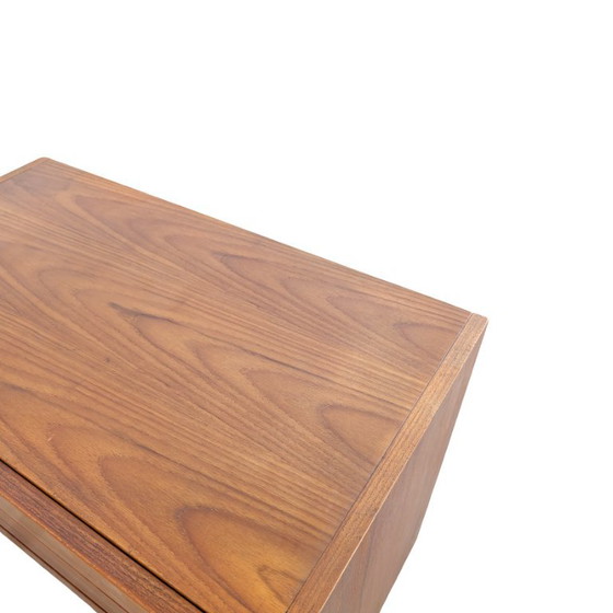 Cómoda de mediados de siglo EW Bach, mesita de noche/mesa auxiliar de teca MCM – Wood (photo 8 of 8)