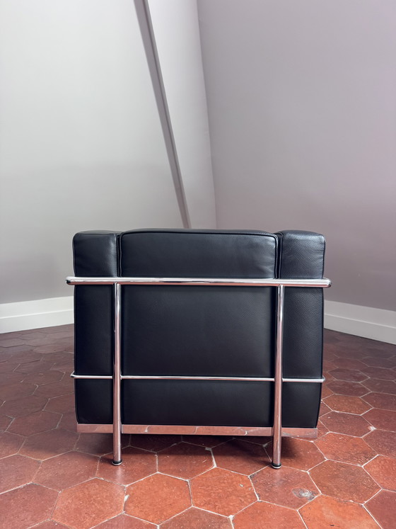 Image 1 of Fauteuil design en cuir noir – pièce élégante