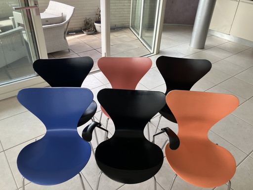 Satz von 6 Fritz Hansen Schmetterlingsstühlen