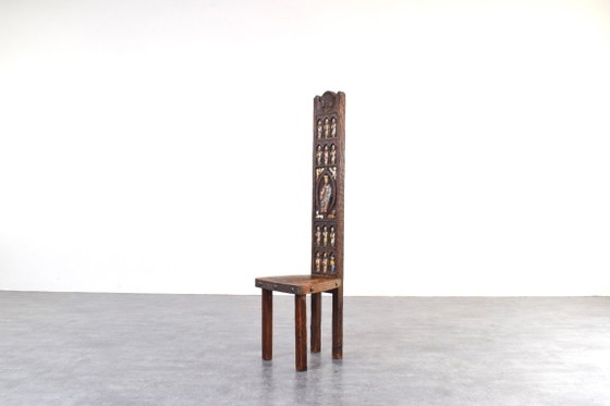 Sillón español de respaldo alto de Ormecasa con la imagen de Jesús y los apóstoles, década de 1970. (photo 3 of 12)