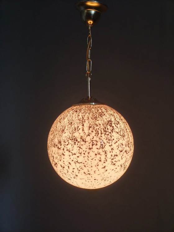 Image 1 of Tschechoslowakische Pendelleuchte aus Messing und Marmor mit Glaskugel, 1970er Jahre