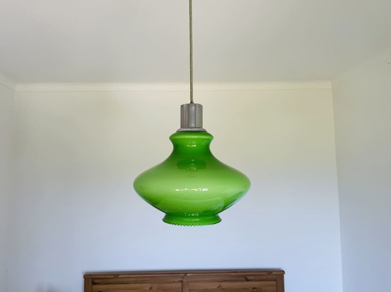 Image 1 of Lampada a sospensione in vetro opalino verde della modernità di metà secolo 1970