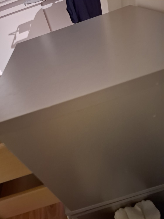 Image 1 of Goossens 2st nachtkastjes, grijs, alu, melkglas