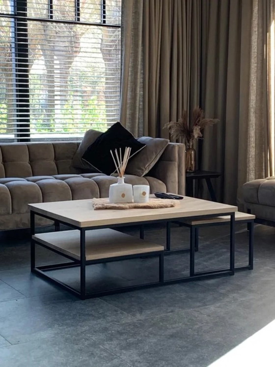 Image 1 of table basse en chêne massif