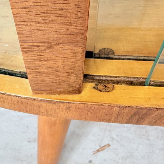 Image 1 of Stijlvolle art-deco vitrine met bloemgravure