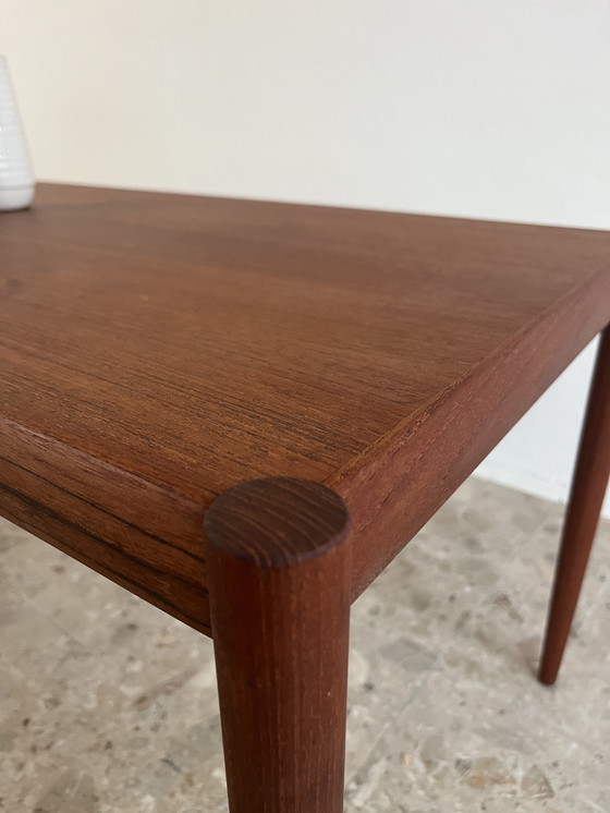 Image 1 of Mesa de centro danesa de mediados de siglo; madera de teca, fabricada en Dinamarca