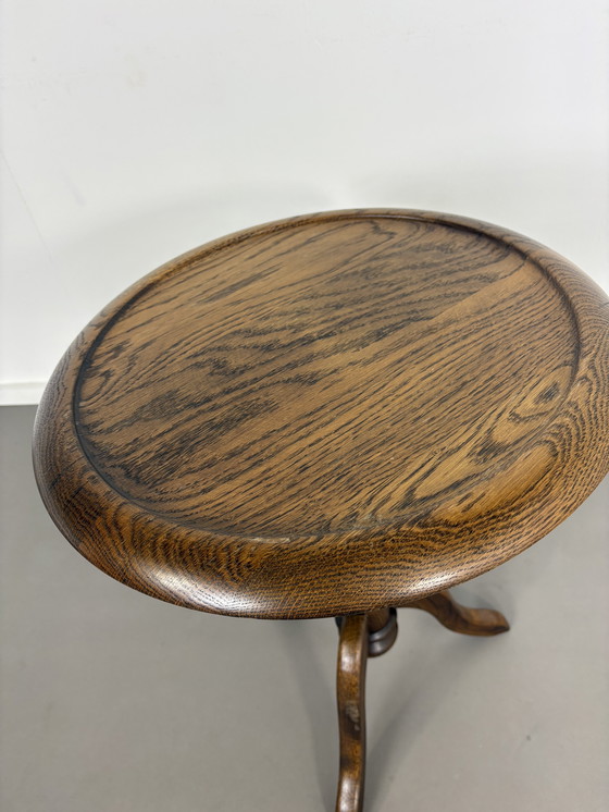 Image 1 of Vintage gedraaide eiken bijzet plantentafel