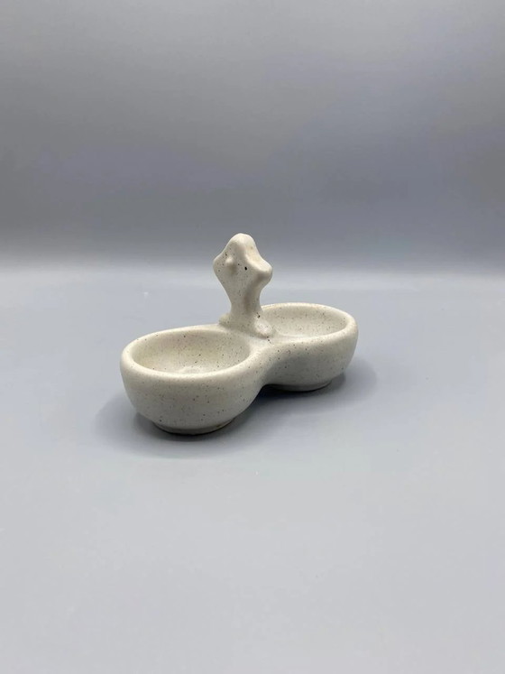 Saliera e pepiera doppie, in gres maculato, con manico a fungo e iscrizione in corsivo marrone. – Stoviglie (photo 2 of 4)