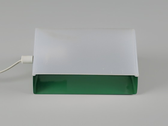 Image 1 of Lampada da parete vintage LORENTZONS degli anni '80 con diffusore in metallo verde e acrilico testurizzato: luce notturna mo