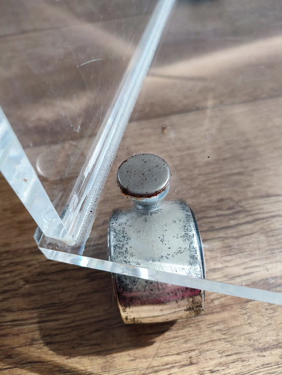 Image 1 of Carrello del tavolo dei mobili TV in plexiglass acrilico con piano in vetro su ruote