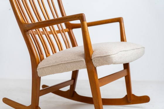 Image 1 of Fauteuil à bascule « ML33 » de Hans J. Wegner pour A. Mikael Laursen (Danemark, années 1950).