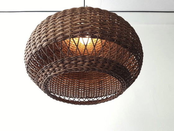 Image 1 of Suspension vintage en rotin, suspension style Mid-Century Modern, lampe de table à manger