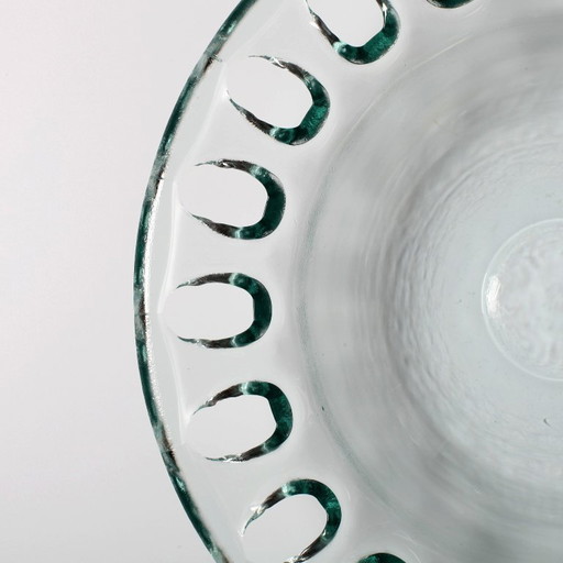 Ciotola vintage in vetro riciclato verde Georgia: piatto intagliato in stile moderno di metà secolo