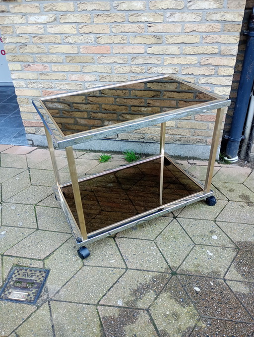 Belgo chrome rolling table bar table