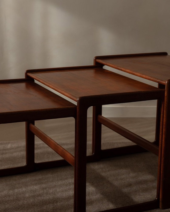 Image 1 of Tables d'appoint / tables gigognes vintage danoises en teck (lot de 3) – Arne Hovmand-Olsen pour Mogens Kold – Danemark, 1960