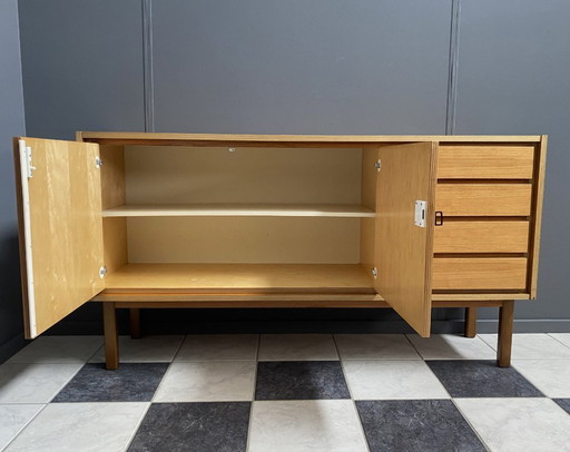 Houten dressoir uit de jaren 70