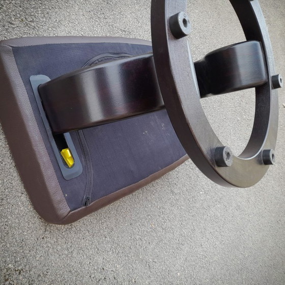 Image 1 of Paire de fauteuils et ottoman scandinaves en cuir Stressless par Ekornes, Norvège, 1970