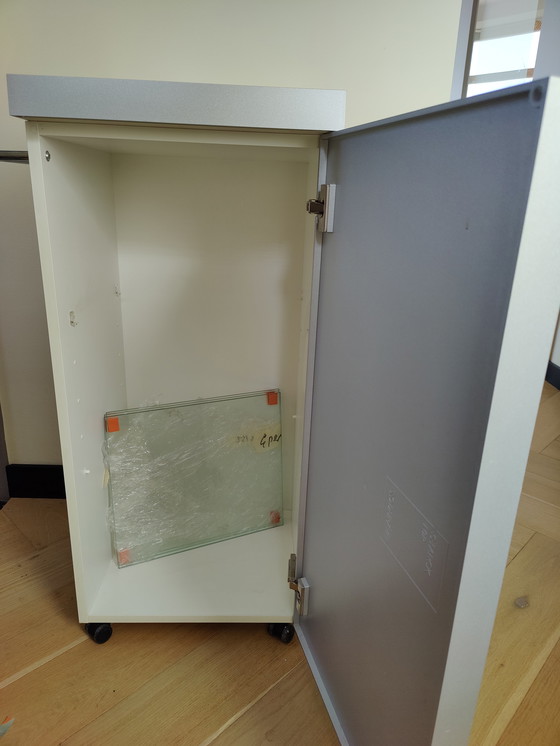 Image 1 of Starck badkamerkast je verrijdbaar