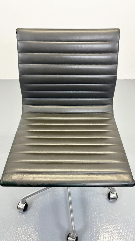 Image 1 of Ea117 Bureaustoelen Icf Charles & Ray Eames Seats