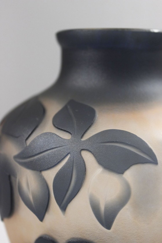 Image 1 of De Vianne, France - Vase with birds, acid-etched glass paste, 20th century