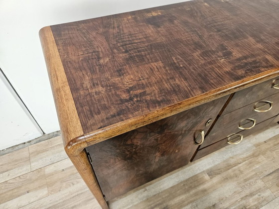 Image 1 of Art Deco dressoir in walnoot en licht walnoot.