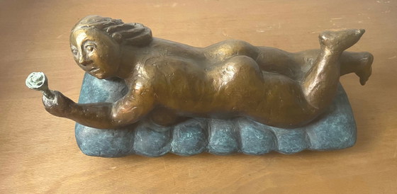 Image 1 of Anna Bogouchevskaia : Femme sur un matelas pneumatique, Bronze 2002