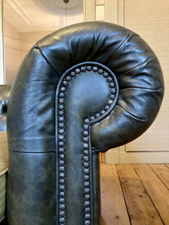 Image 1 of 3 persoons Chesterfield