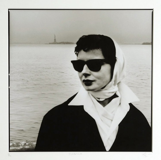 Image 1 of Isabella di Anton Corbijn