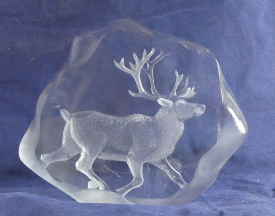Image 1 of Mats Jonasson Renne en cristal de plomb Paperweight ow4AEB