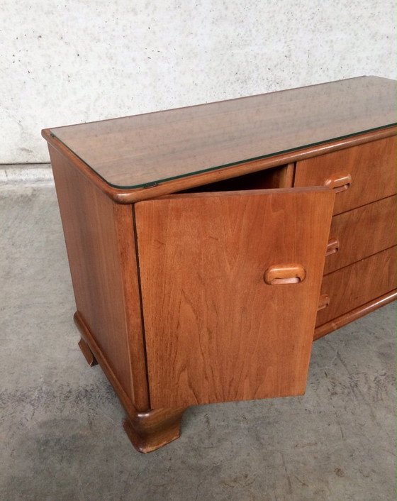 Image 1 of Credenza in acero con piano in vetro e design moderno di metà secolo, anni '50