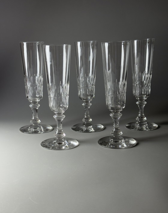 Image 1 of Set van 5 Val Saint Lambert Théodora kristallen champagneflutes – Antiek handgeslepen kristal, gedocumenteerd in de catalogus va