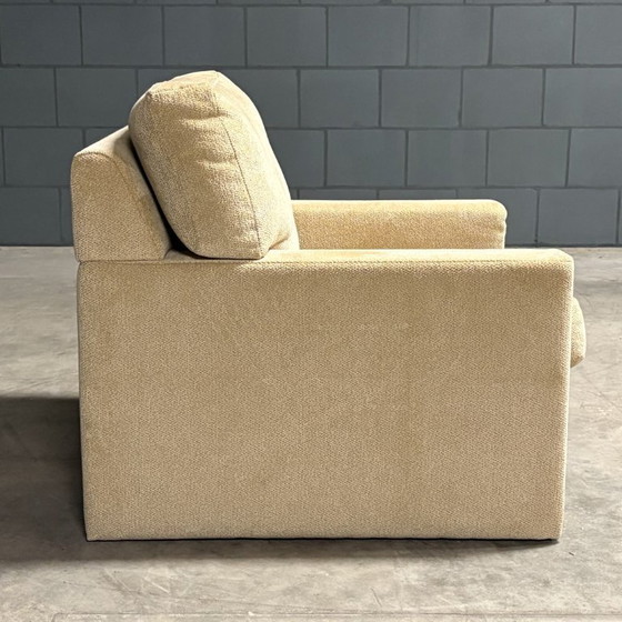 Image 1 of Sillón tapizado en tela beige – Erpo International